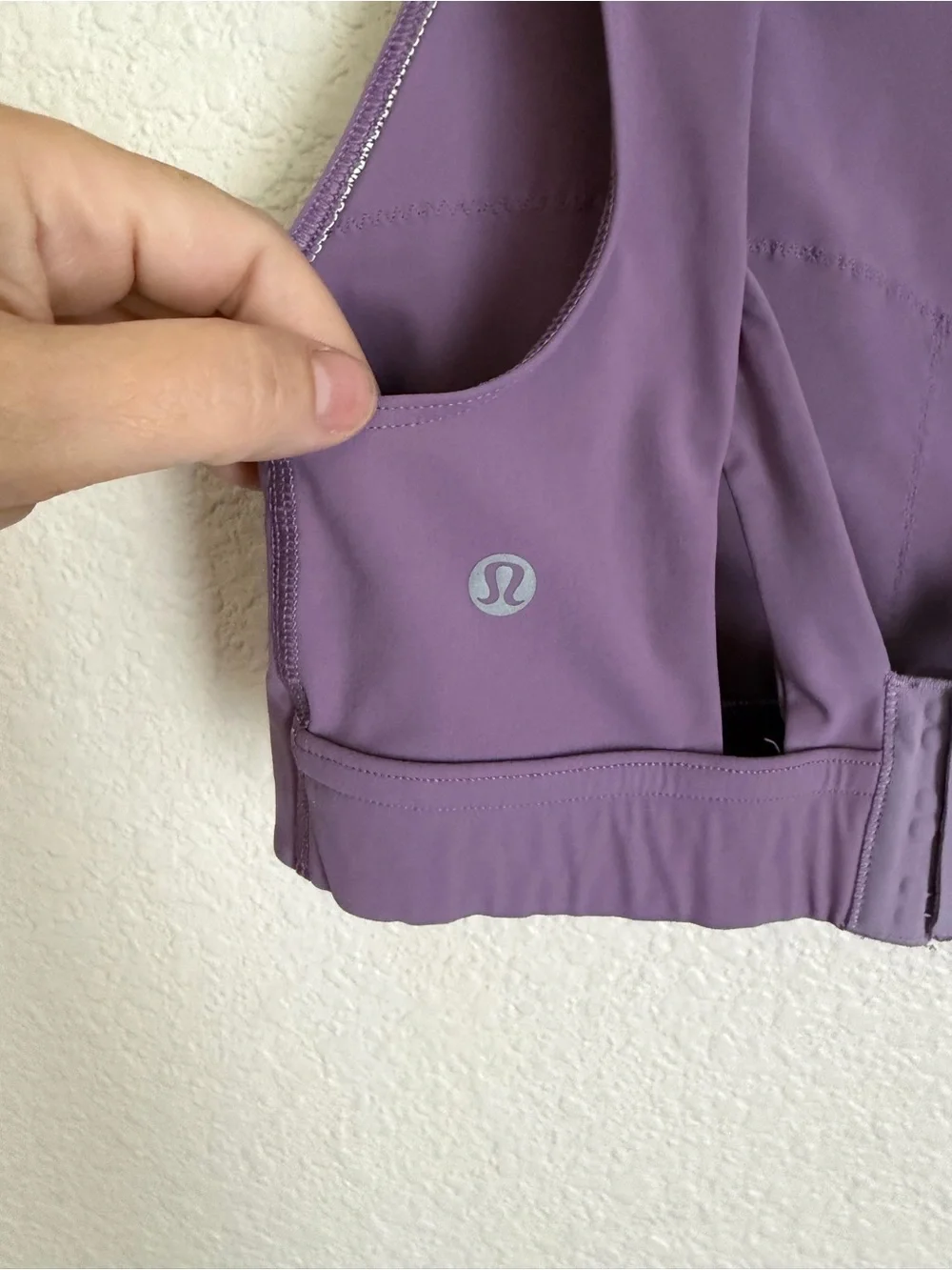 Lululemon Strong Front Sports Bra Medium Support 8 B/C Cup Purple